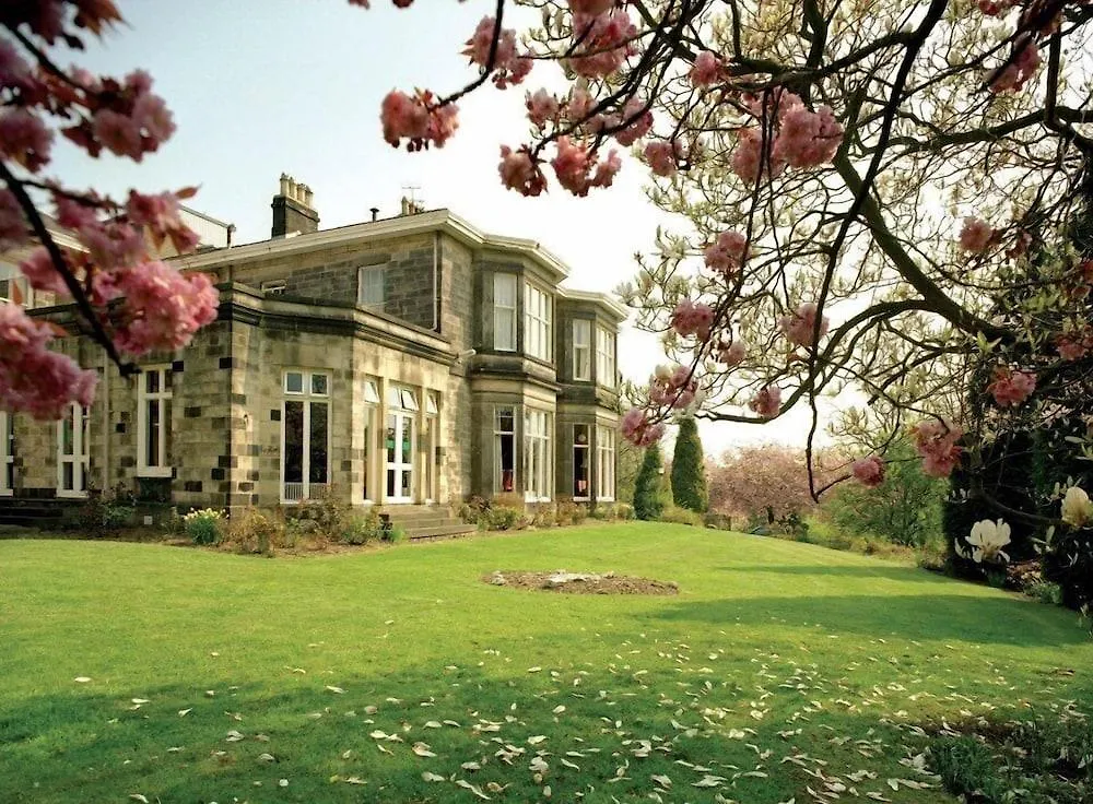 Halifax Hall Sheffield 4*,